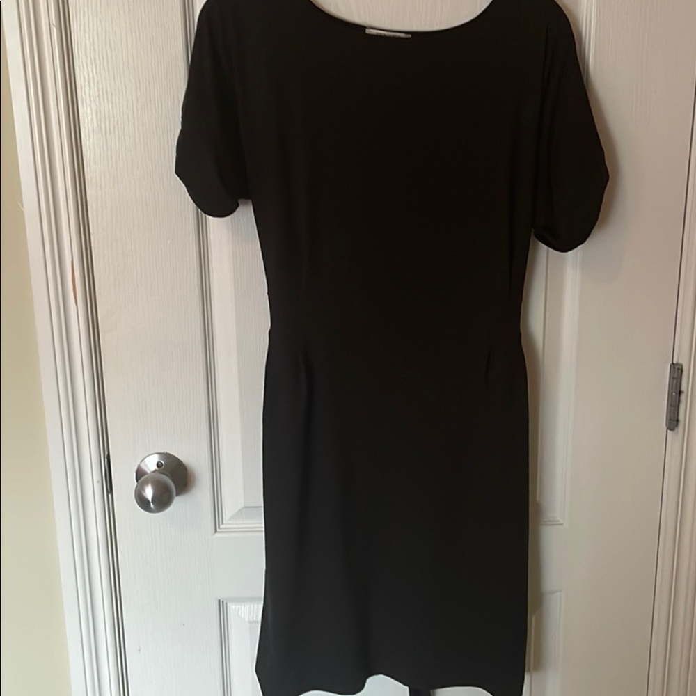 Black dress with pockets and belt, sz L